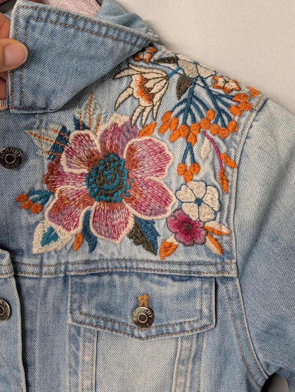 Johnny Was Light Blue Denim Jacket with Multicolor Floral Embroidery Size Small - Picture 4 of 12